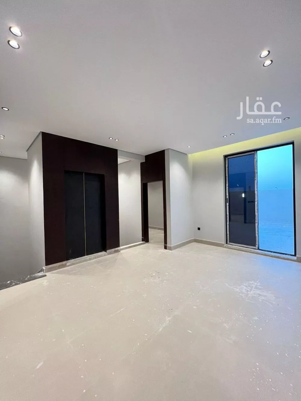 فيلا 5 غرف في العارض 9
