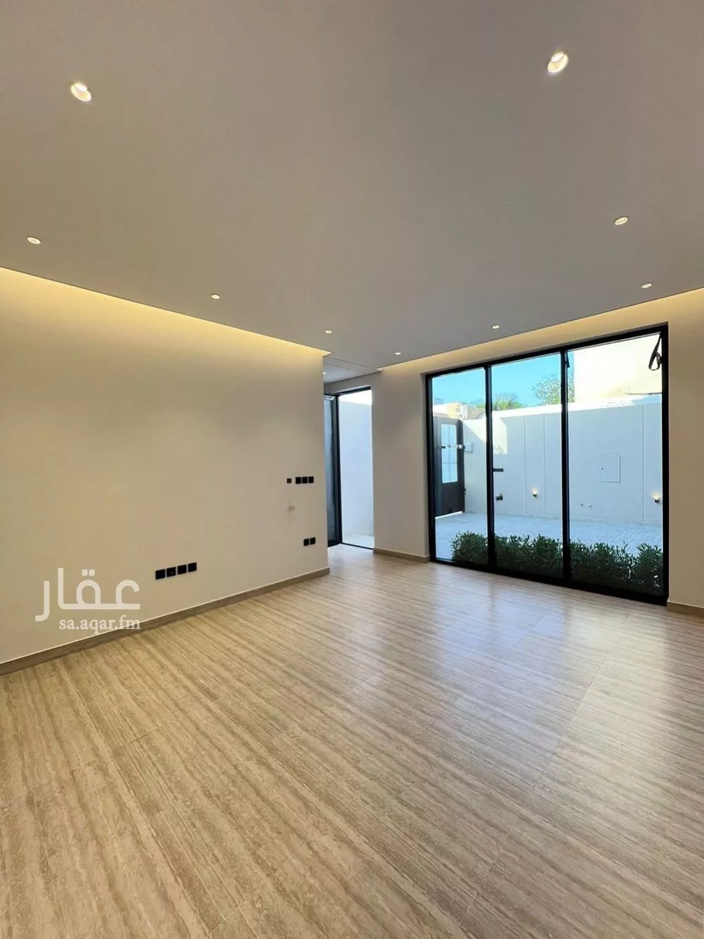 فيلا 5 غرف في المروج 2