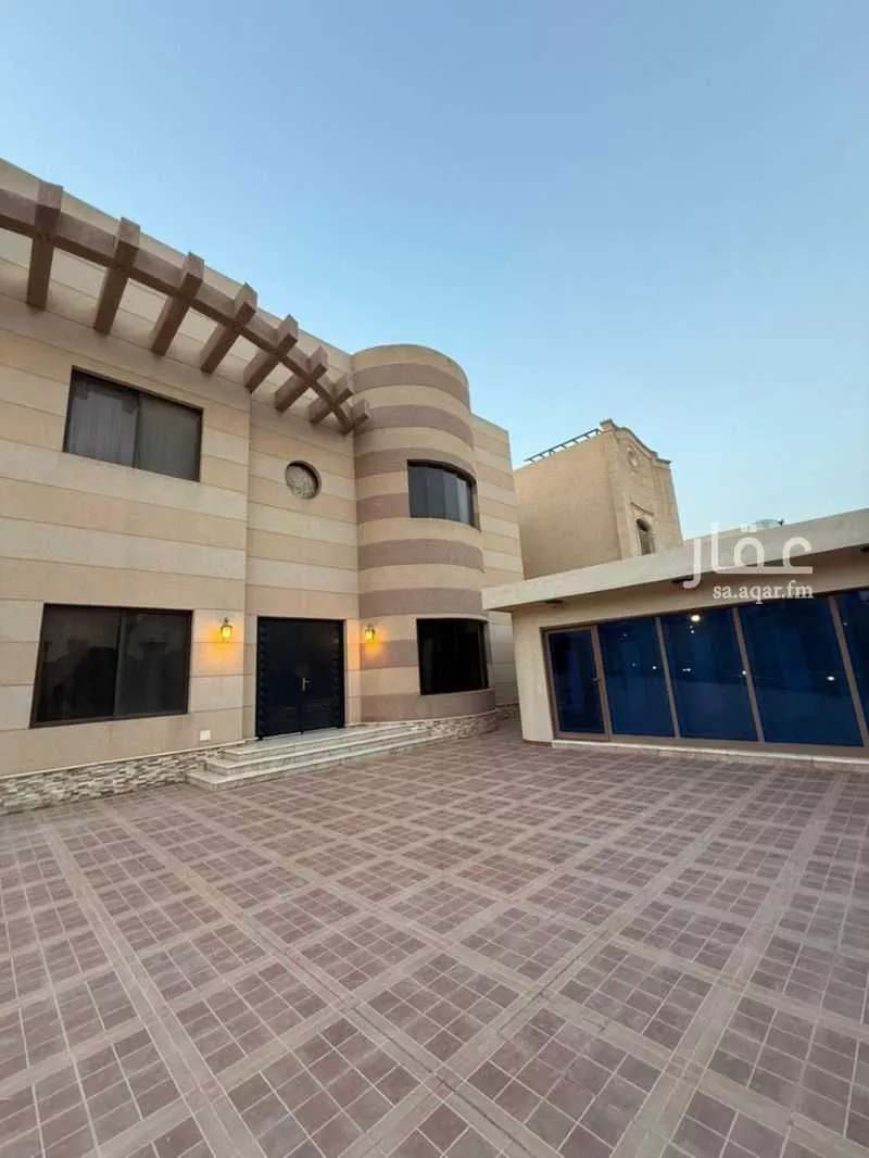 6 bedroom villa in Al Rabie 4