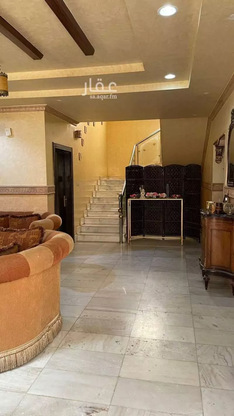 6 bedroom villa in Shubra, Riyadh 6