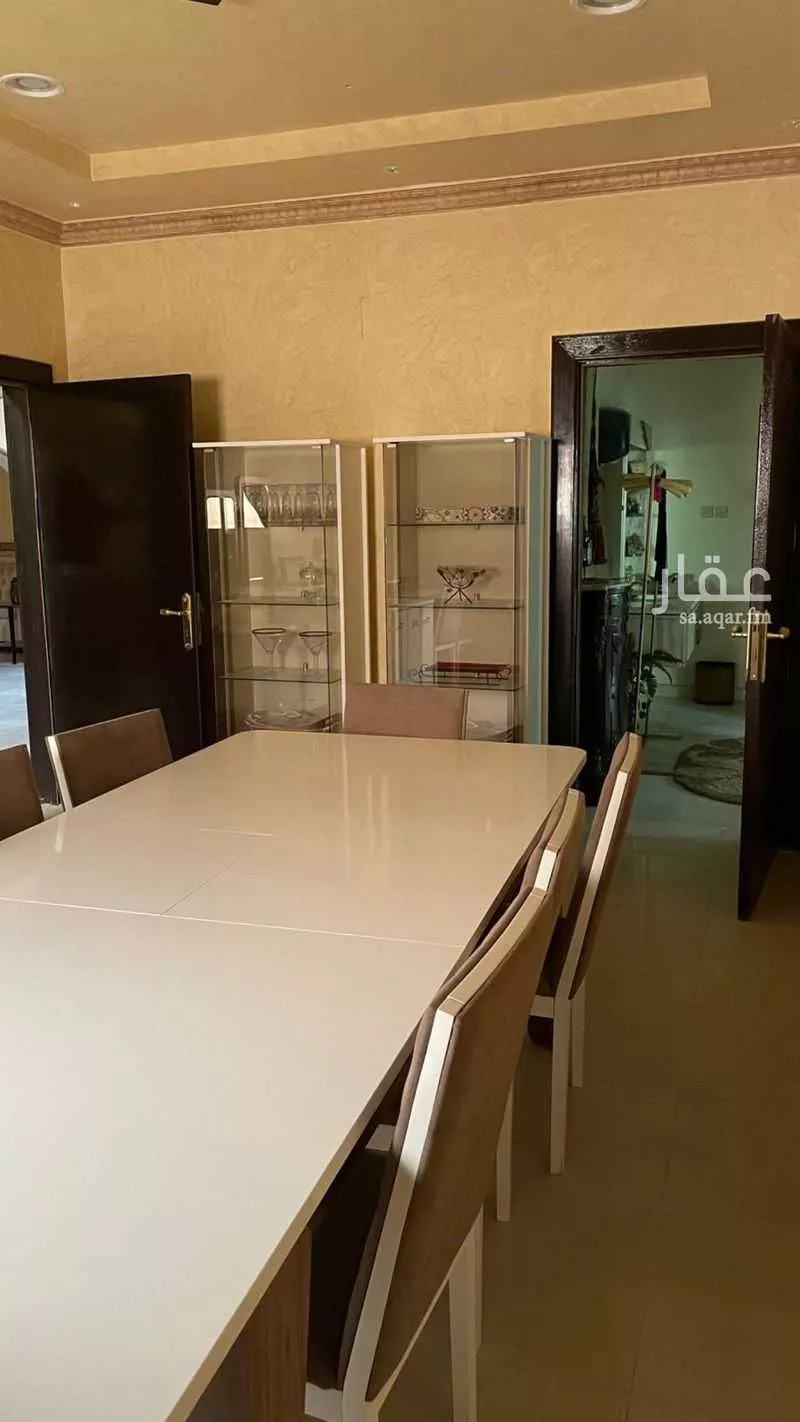 6 bedroom villa in Shubra, Riyadh 7