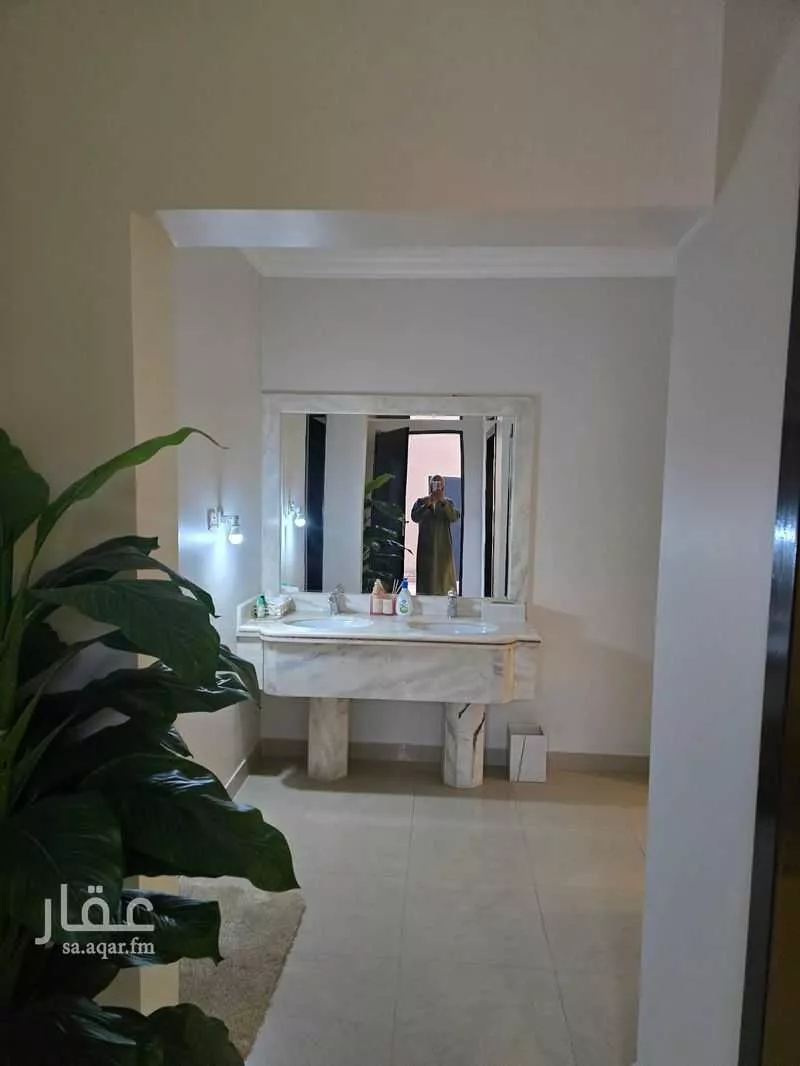 5 bedroom villa in Al Rabie 9