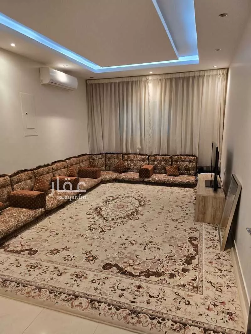 5 bedroom villa in Al Rabie 10