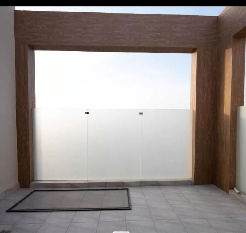 4 bedroom villa in Irqah 2