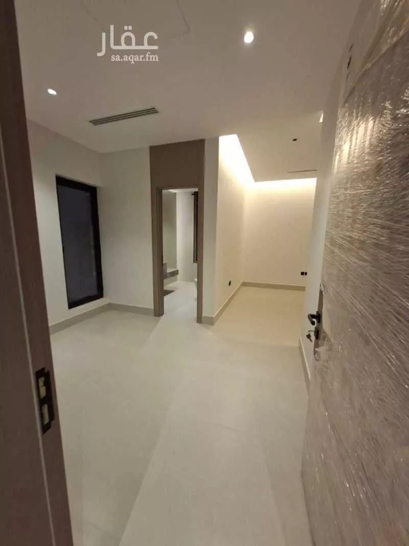 5 bedroom villa in Al Malqa 18