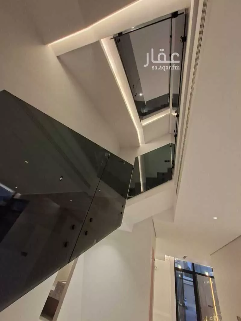 5 bedroom villa in Al Malqa 21