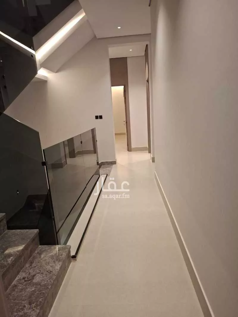 5 bedroom villa in Al Malqa 25