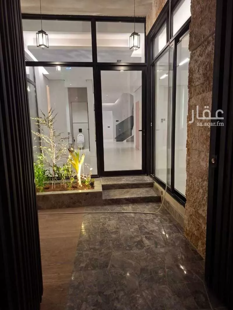 5 bedroom villa in Al Malqa 27
