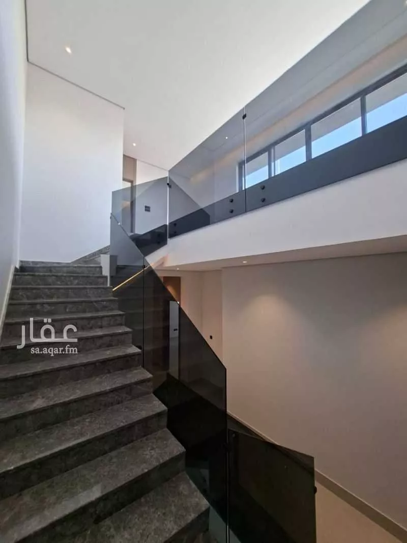 5 bedroom villa in Al Malqa 4