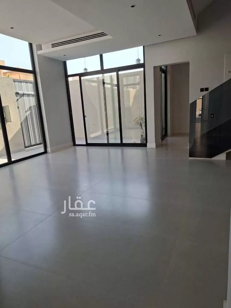 5 bedroom villa in Al Malqa 9