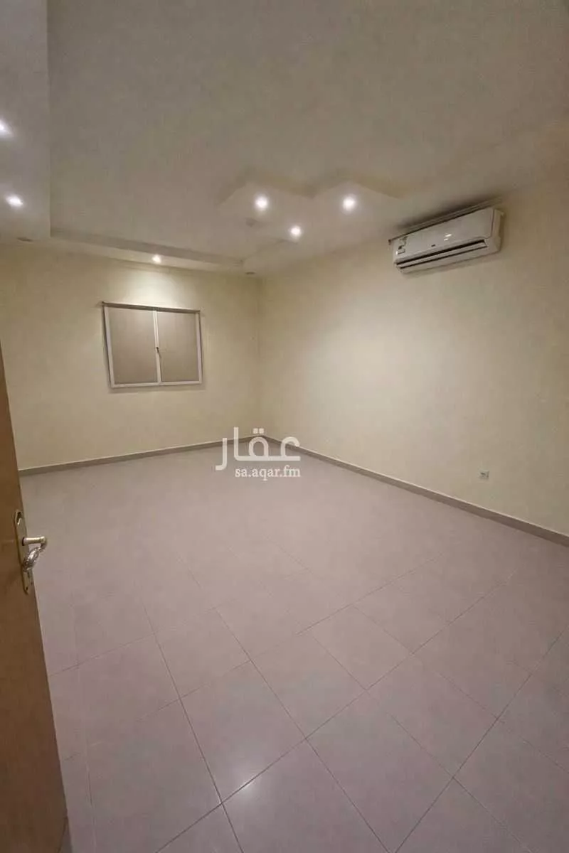 5 bedroom villa in Ishbiliyah 7