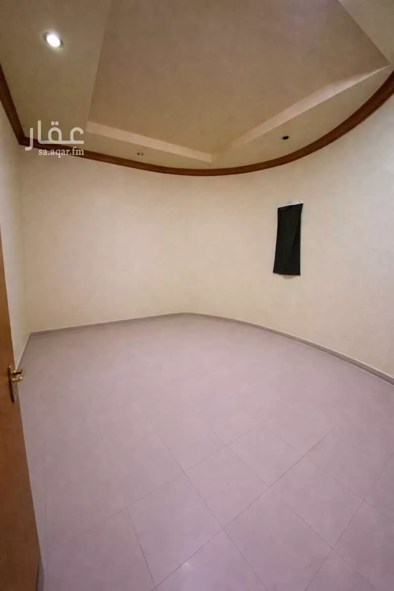 5 bedroom villa in Ishbiliyah 8
