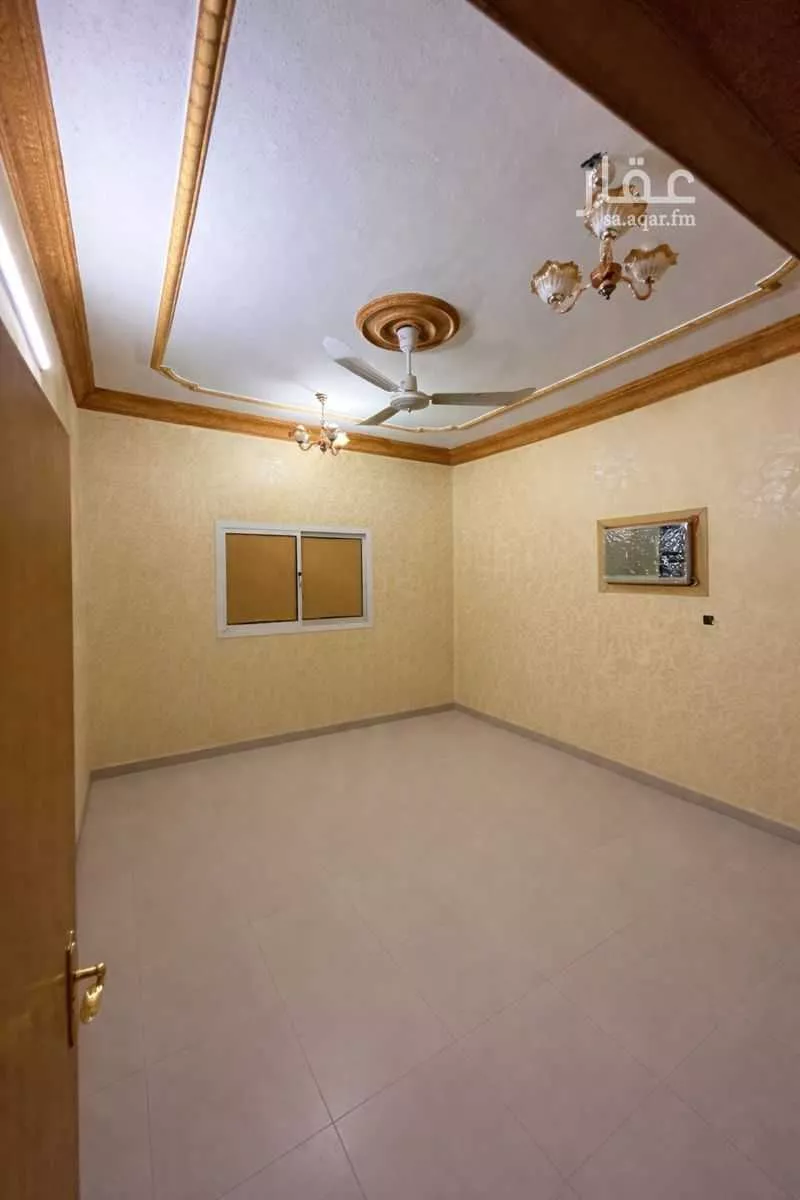 5 bedroom villa in Ishbiliyah 10