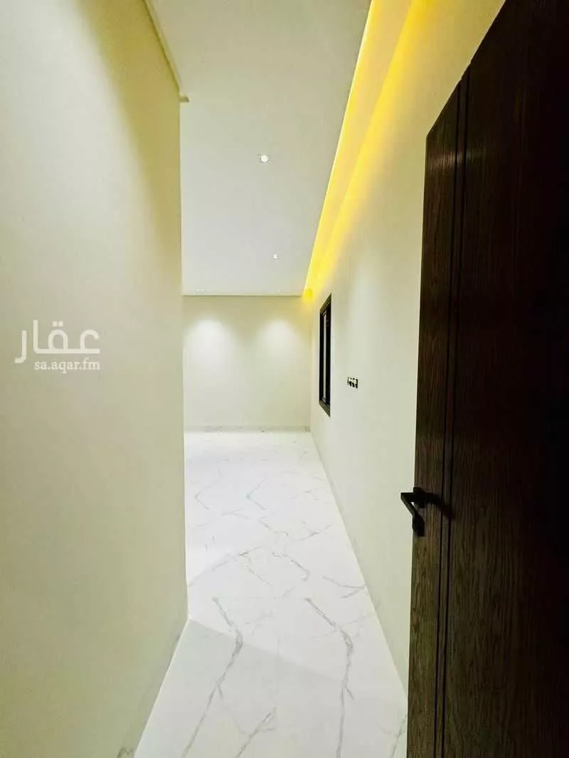 5 bedroom villa in Al Mahdiyyah 2
