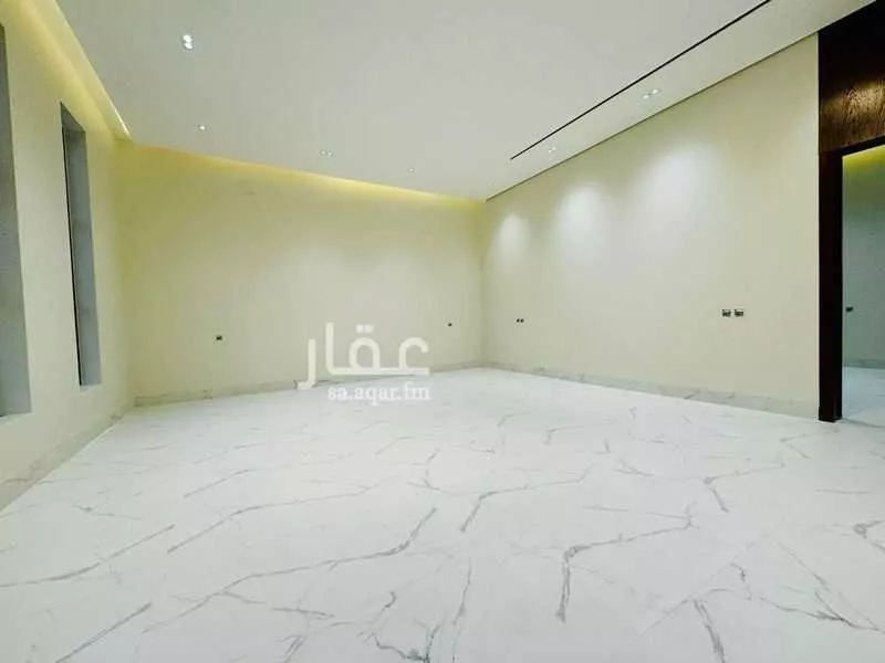 5 bedroom villa in Al Mahdiyyah 3