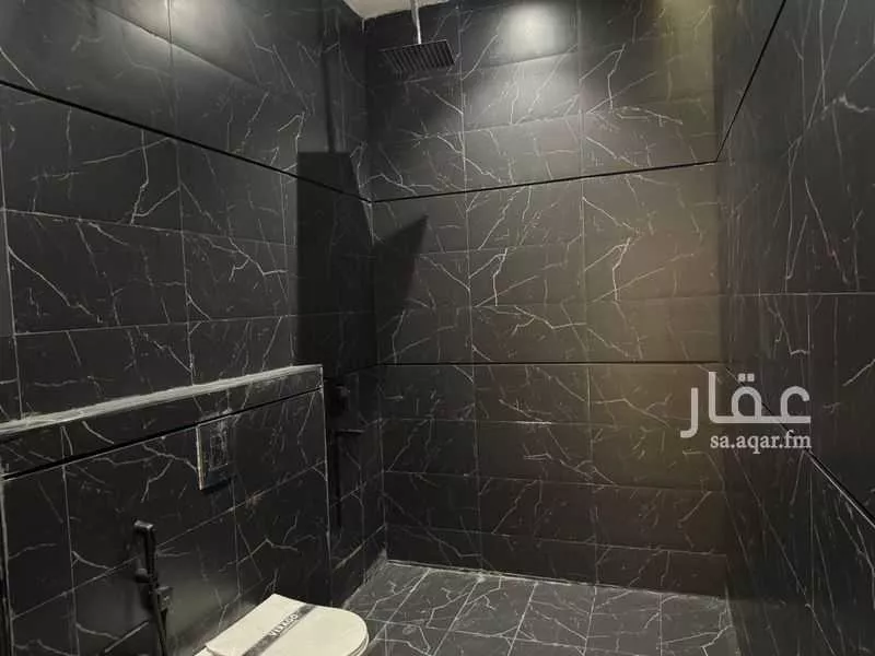 فيلا 5 غرف في الشرق 7
