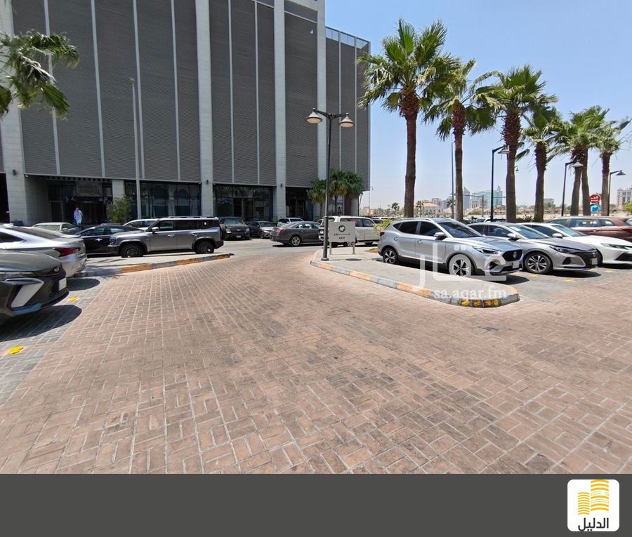 8 bedroom office in Al Corniche, Eastern Province 9