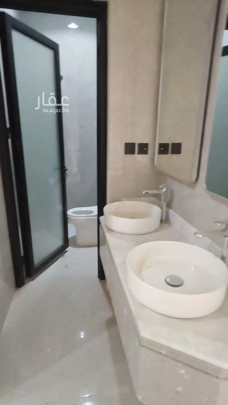 فيلا 5 غرف في ضاحية الملك فهد 2