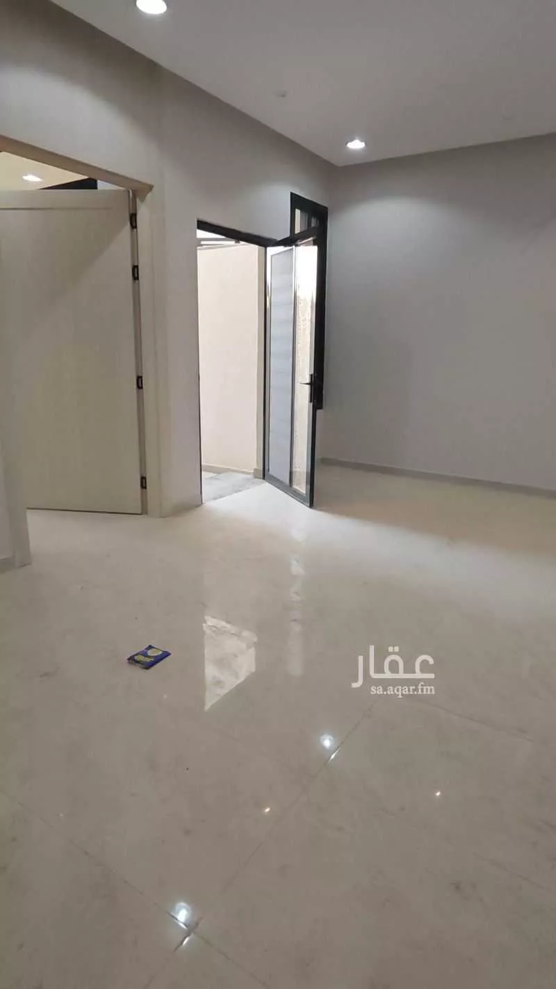 فيلا 5 غرف في ضاحية الملك فهد 11