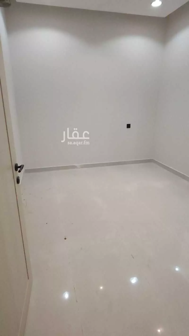فيلا 5 غرف في ضاحية الملك فهد 13