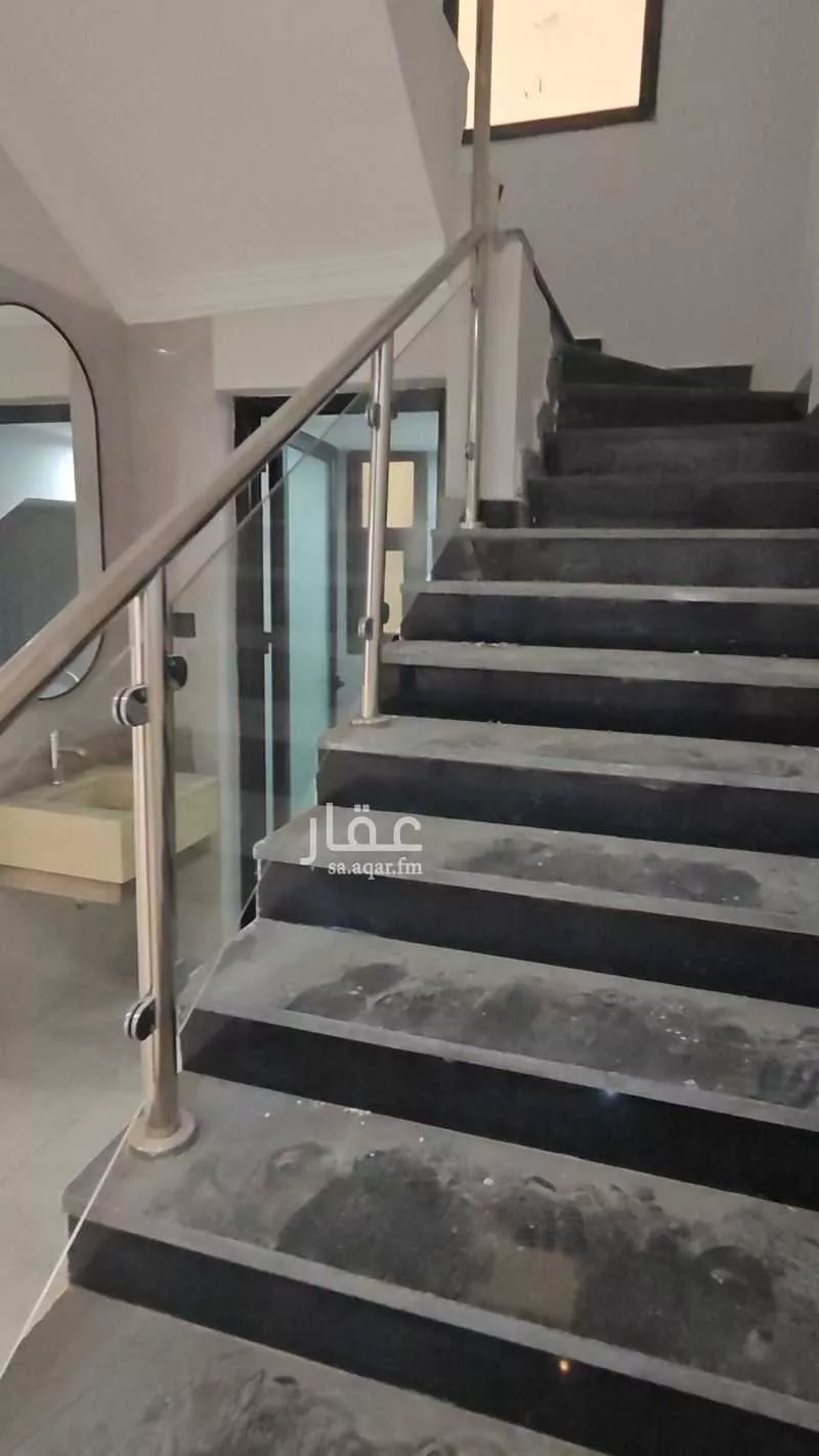 فيلا 5 غرف في ضاحية الملك فهد 9