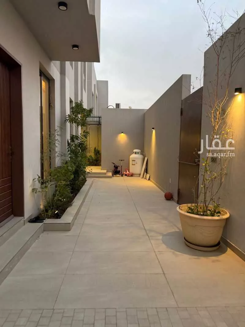 5 bedroom villa in Al Narjis 10