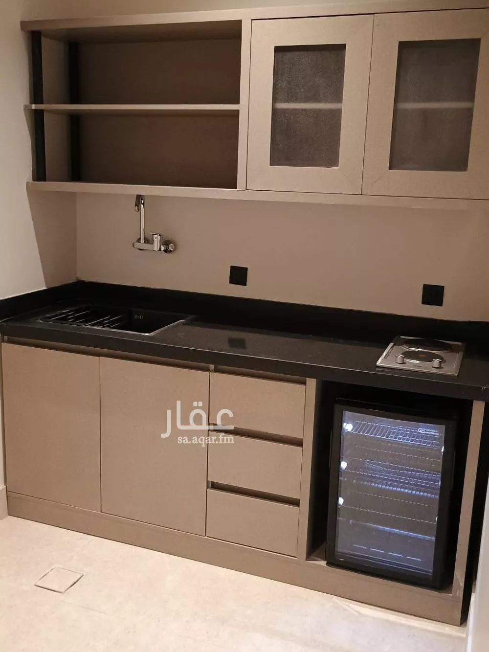 شقة 1 غرف في الحمرا 9