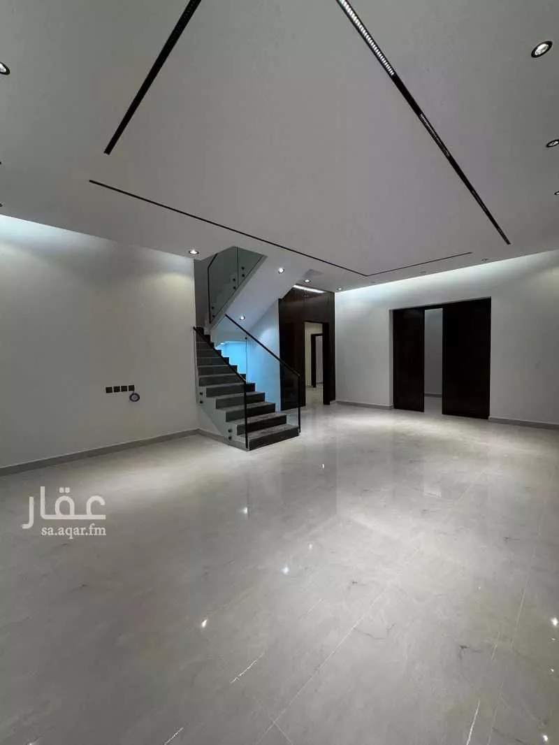 4 bedroom villa in Al Maizilah 11