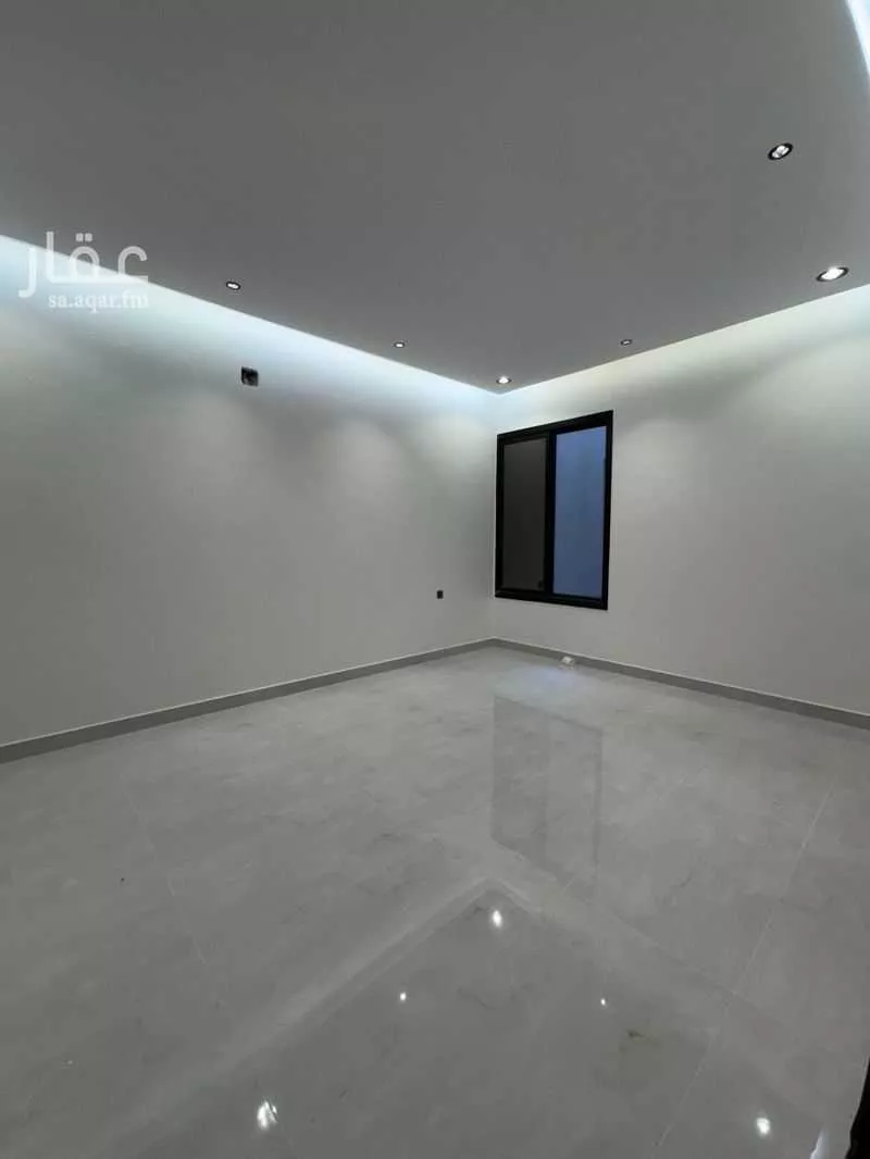 4 bedroom villa in Al Maizilah 13