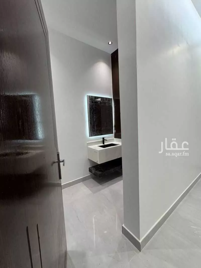 4 bedroom villa in Al Maizilah 14