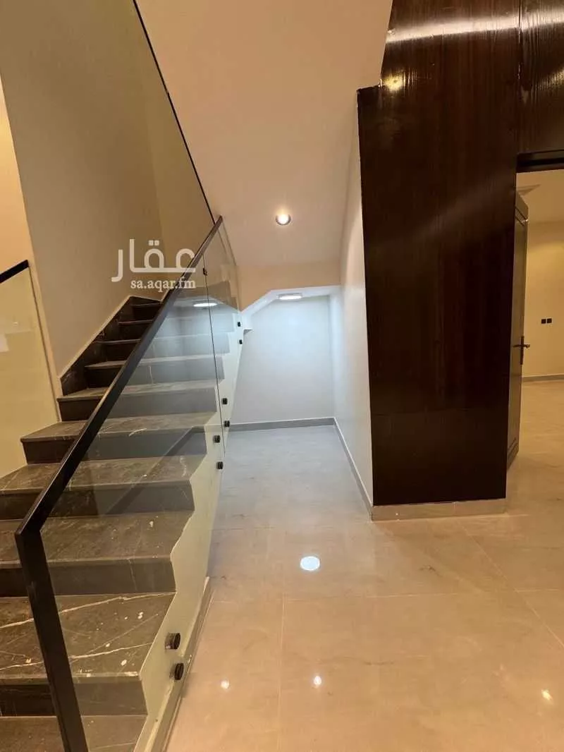 4 bedroom villa in Al Maizilah 16