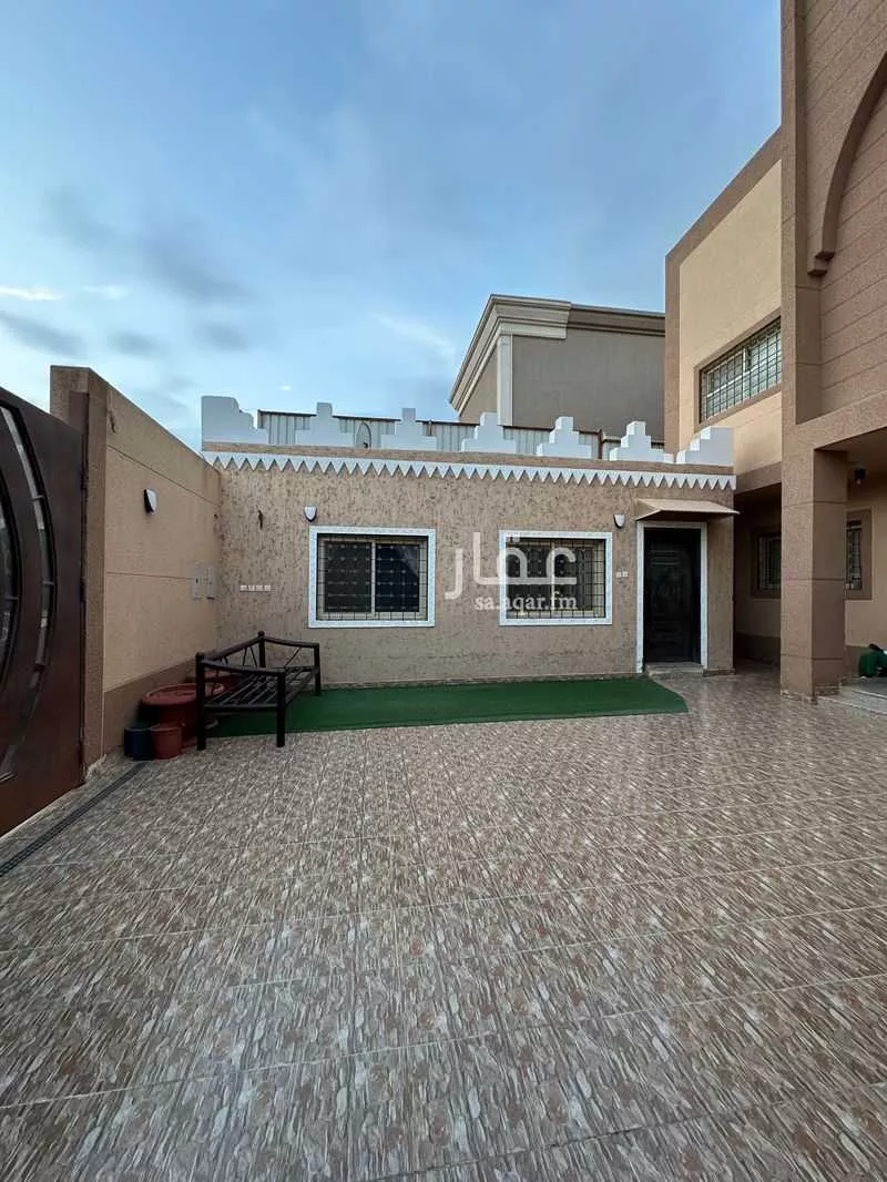 9 bedroom villa in Al Rawdah 3