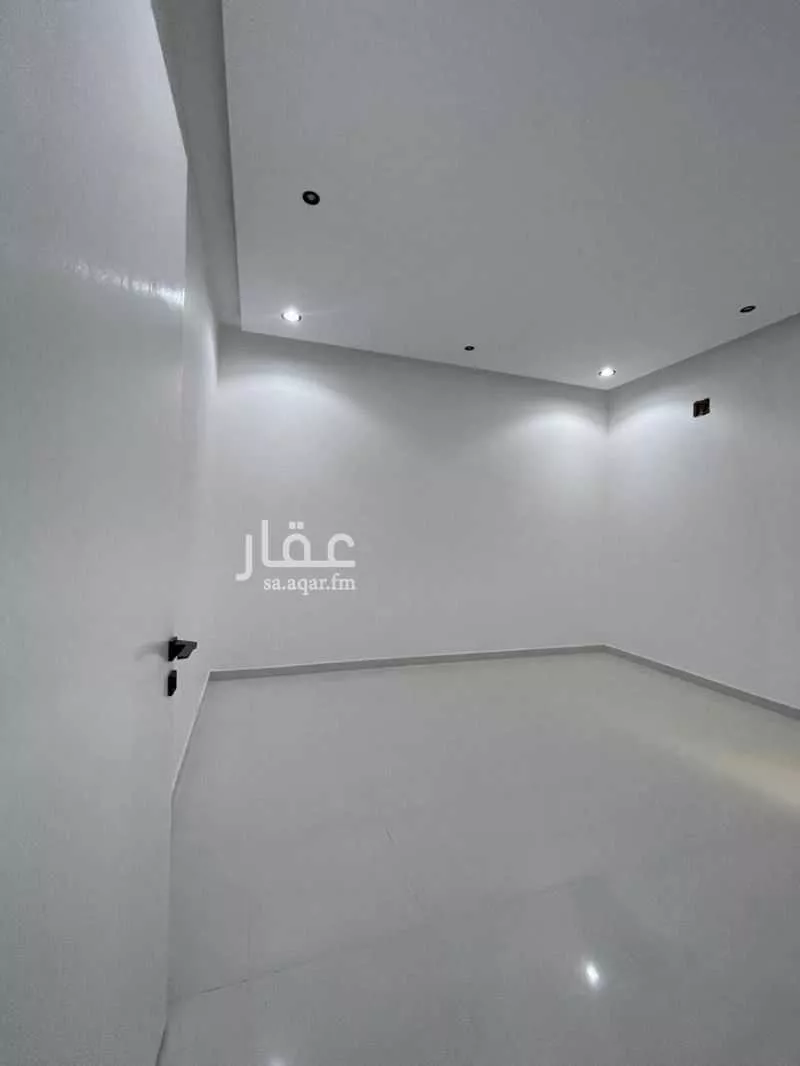 8 bedroom villa in Al Janadriyah 6