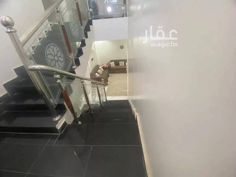 6 bedroom villa in Al Mahdiyyah 2
