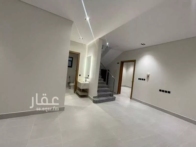فيلا 6 غرف في العريجاء الغربية 6