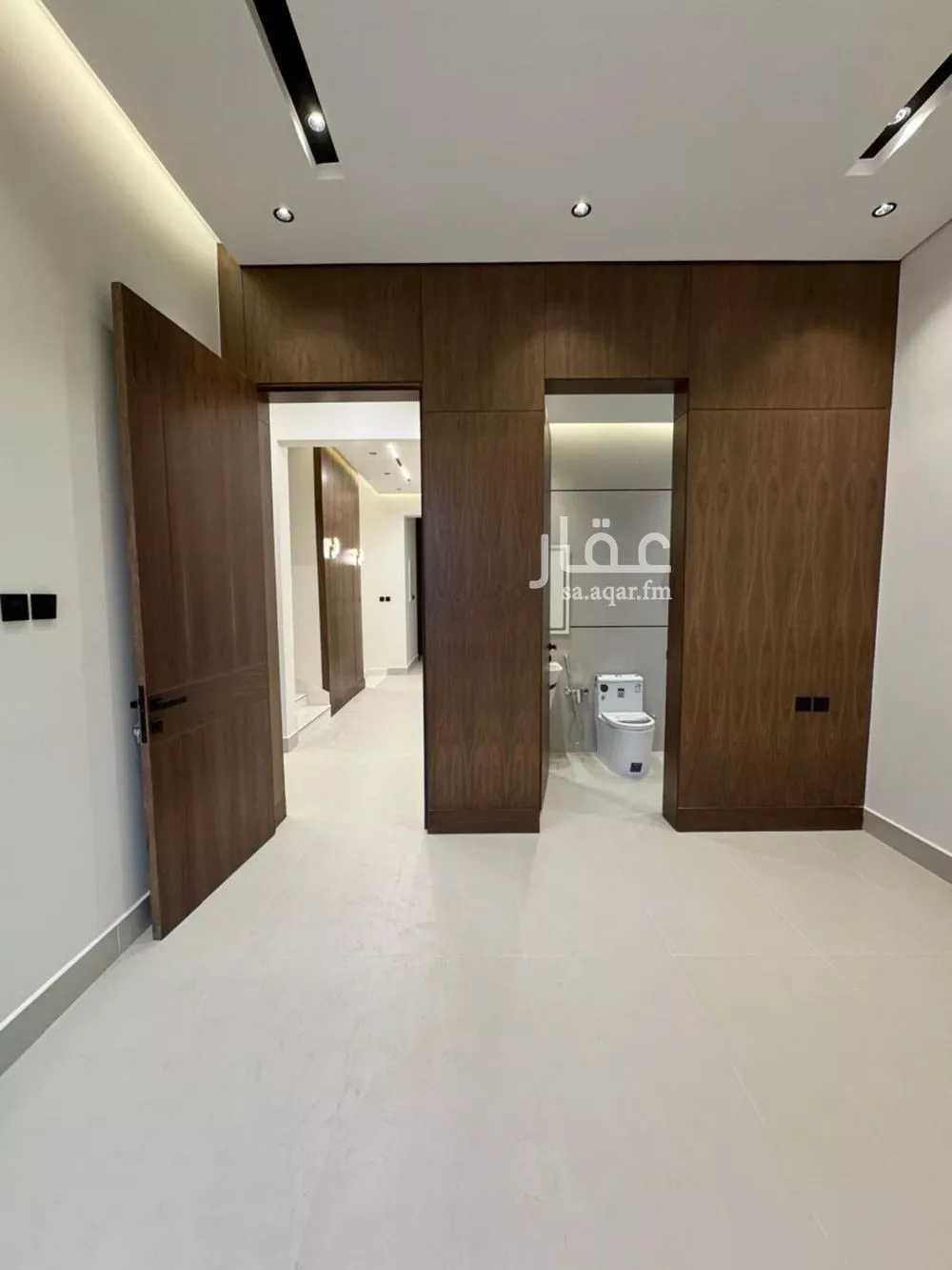 5 bedroom villa in Al Narjis 8