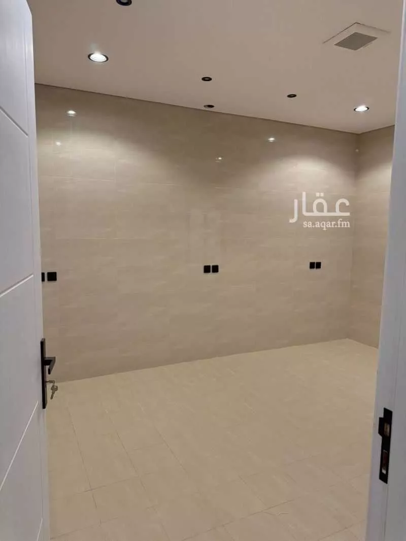 6 bedroom villa in Al Janadriyah 2