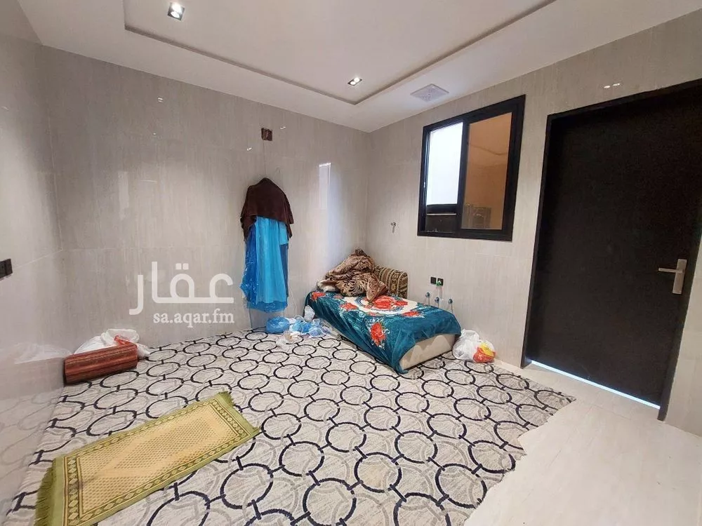 فيلا 5 غرف في طويق 17