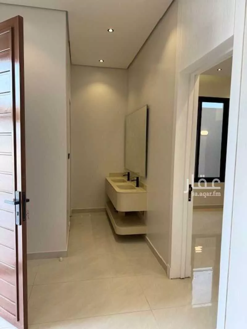 6 bedroom villa in Al Janadriyah 4