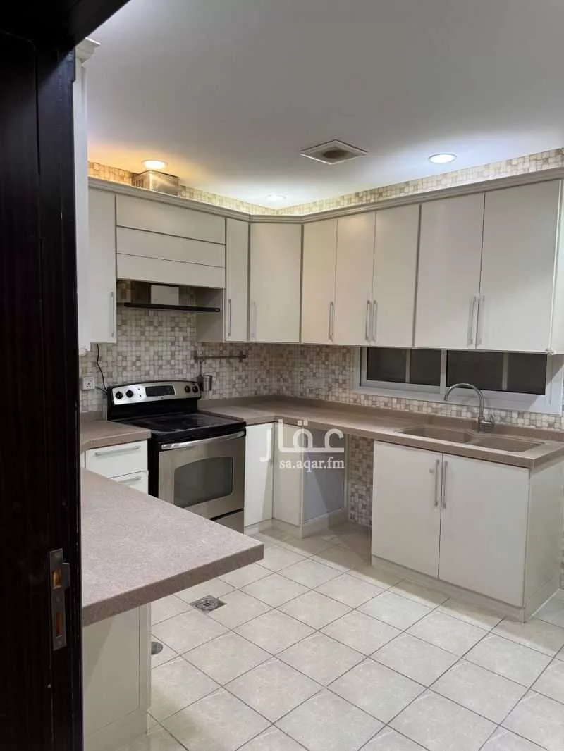 5 bedroom villa in Laban 10