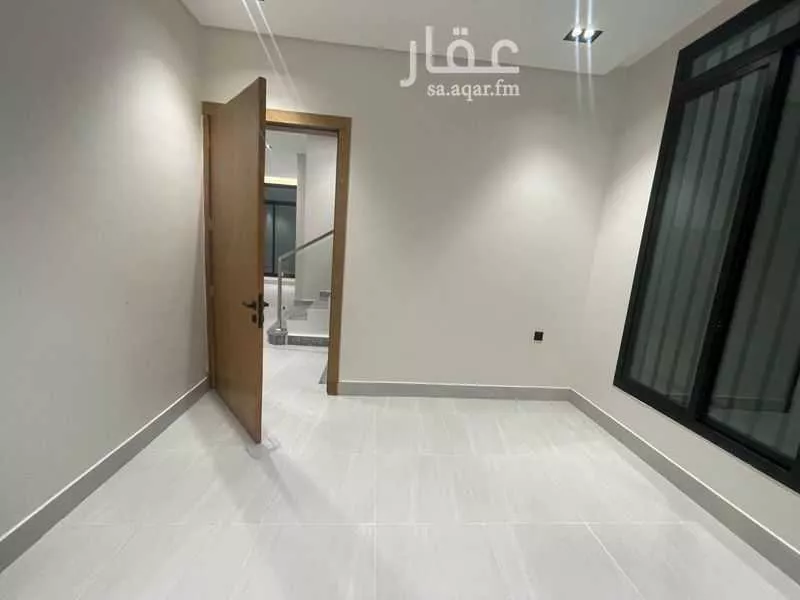 6 bedroom villa in Al Uraija Al Gharbiyah 3