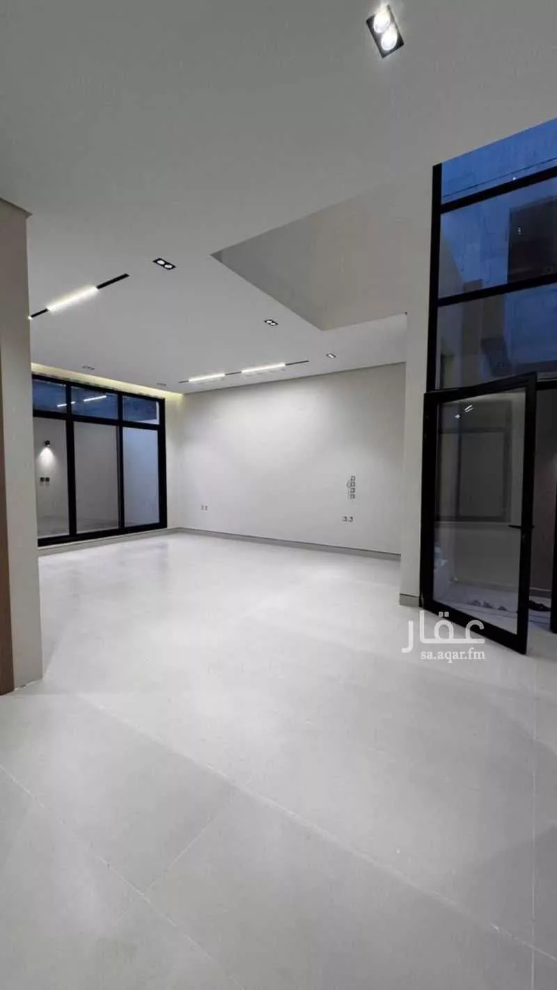 5 bedroom villa in Al Rimal 6