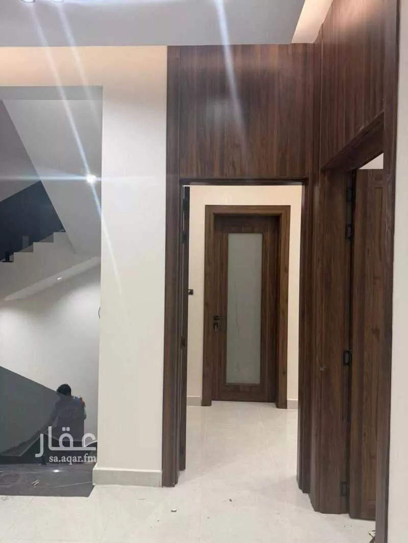 فيلا 5 غرف في العريجاء الغربية 12
