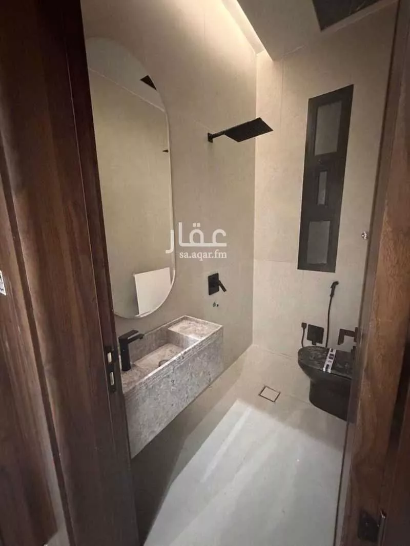 فيلا 5 غرف في العريجاء الغربية 10