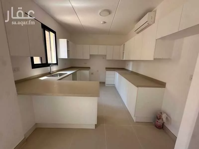 4 bedroom villa in Riyadh 3