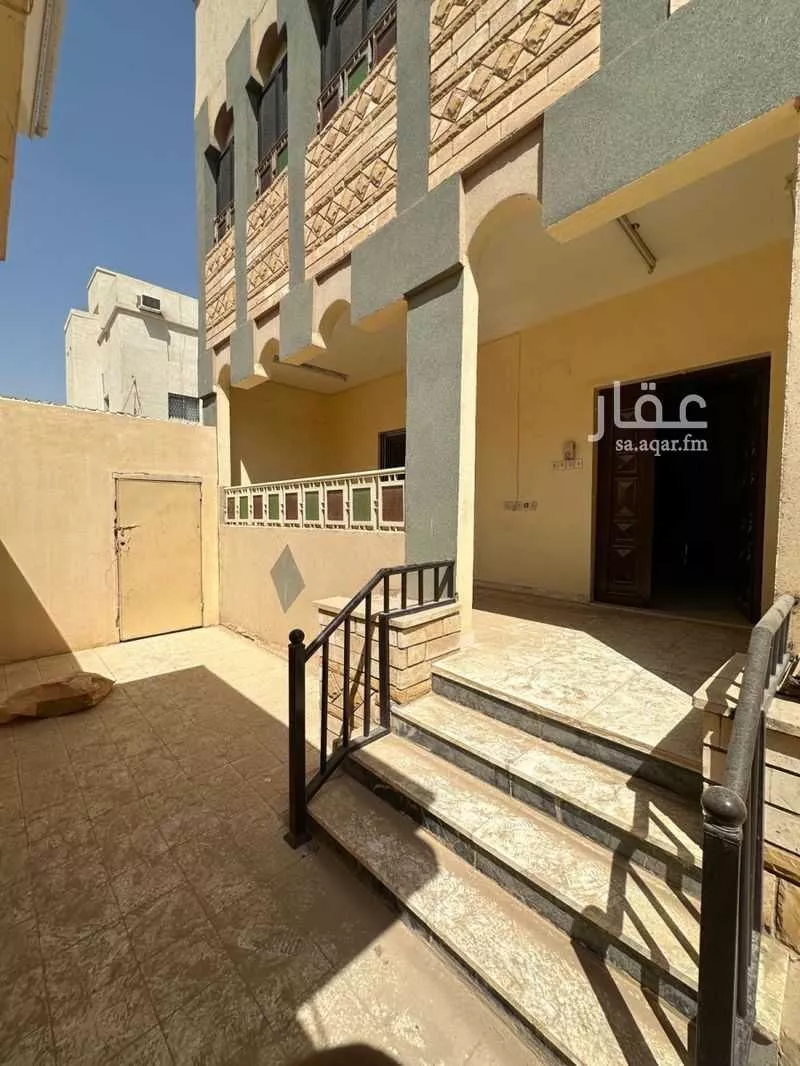 5 bedroom villa in Al Zahrah 4