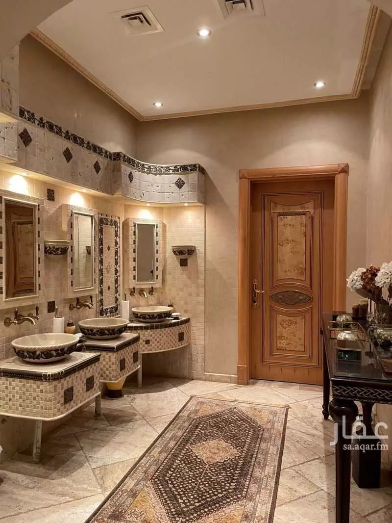 5 bedroom villa in Al Falah 5