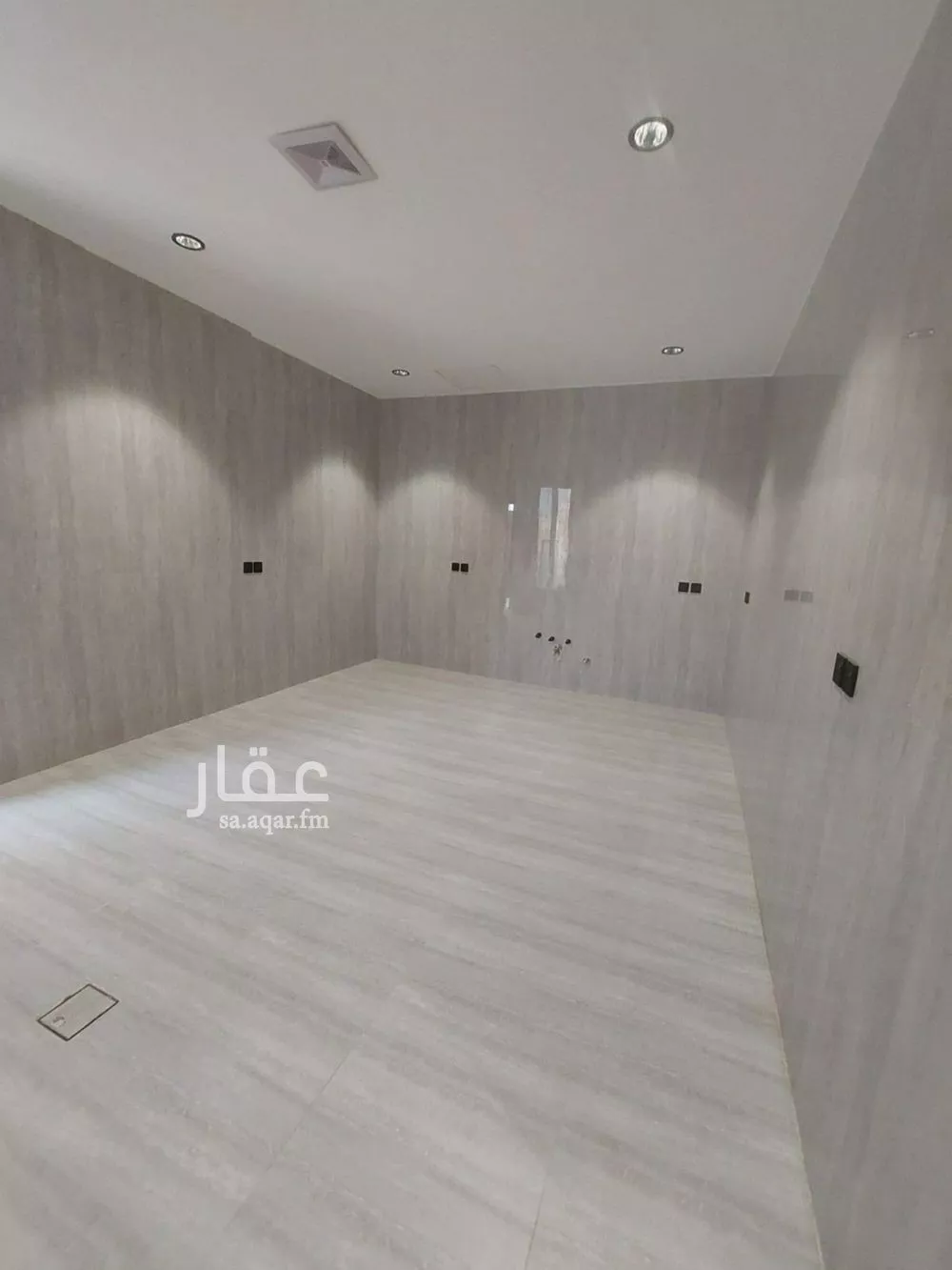 5 bedroom villa in Dhahrat Laban 24