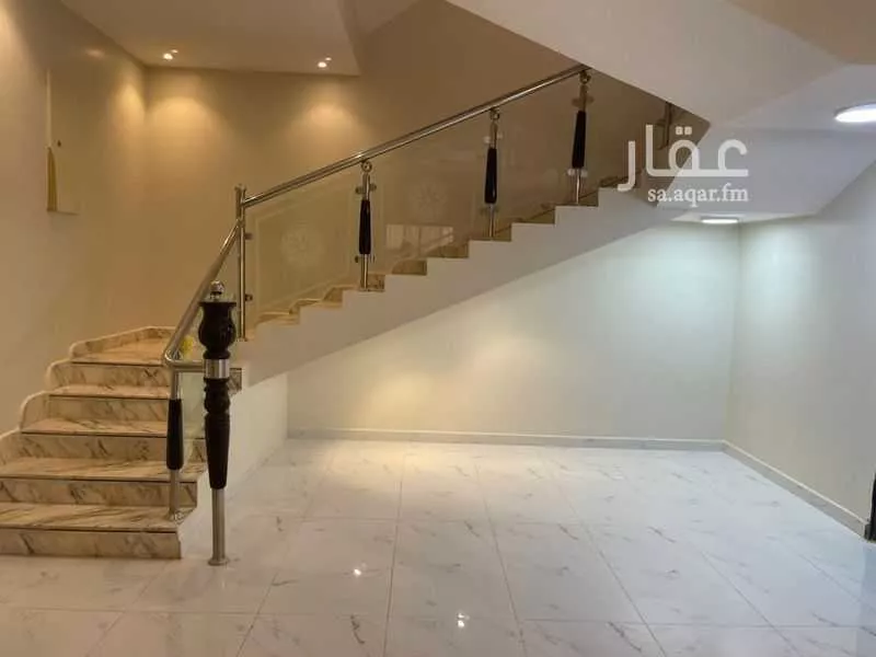فيلا 7 غرف في العارض 4