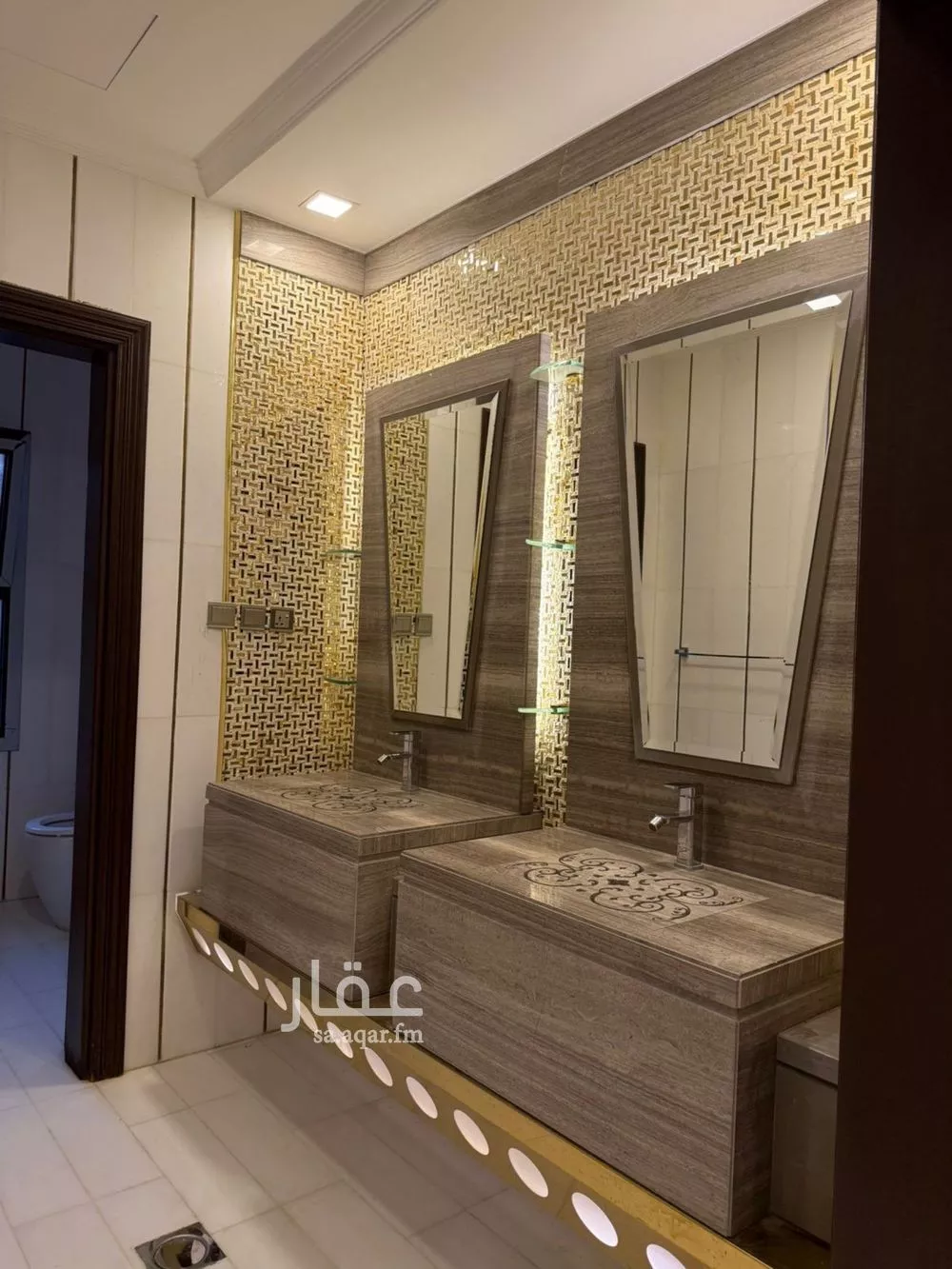 5 bedroom villa in Al Rabie 18